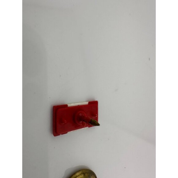 Miniature Canada Flag Lapel Pin Vintage Tie Tack Hat Pin - Picture 4 of 6